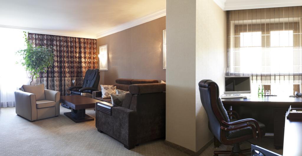 M Hotel سوسنوفييتس المظهر الخارجي الصورة
