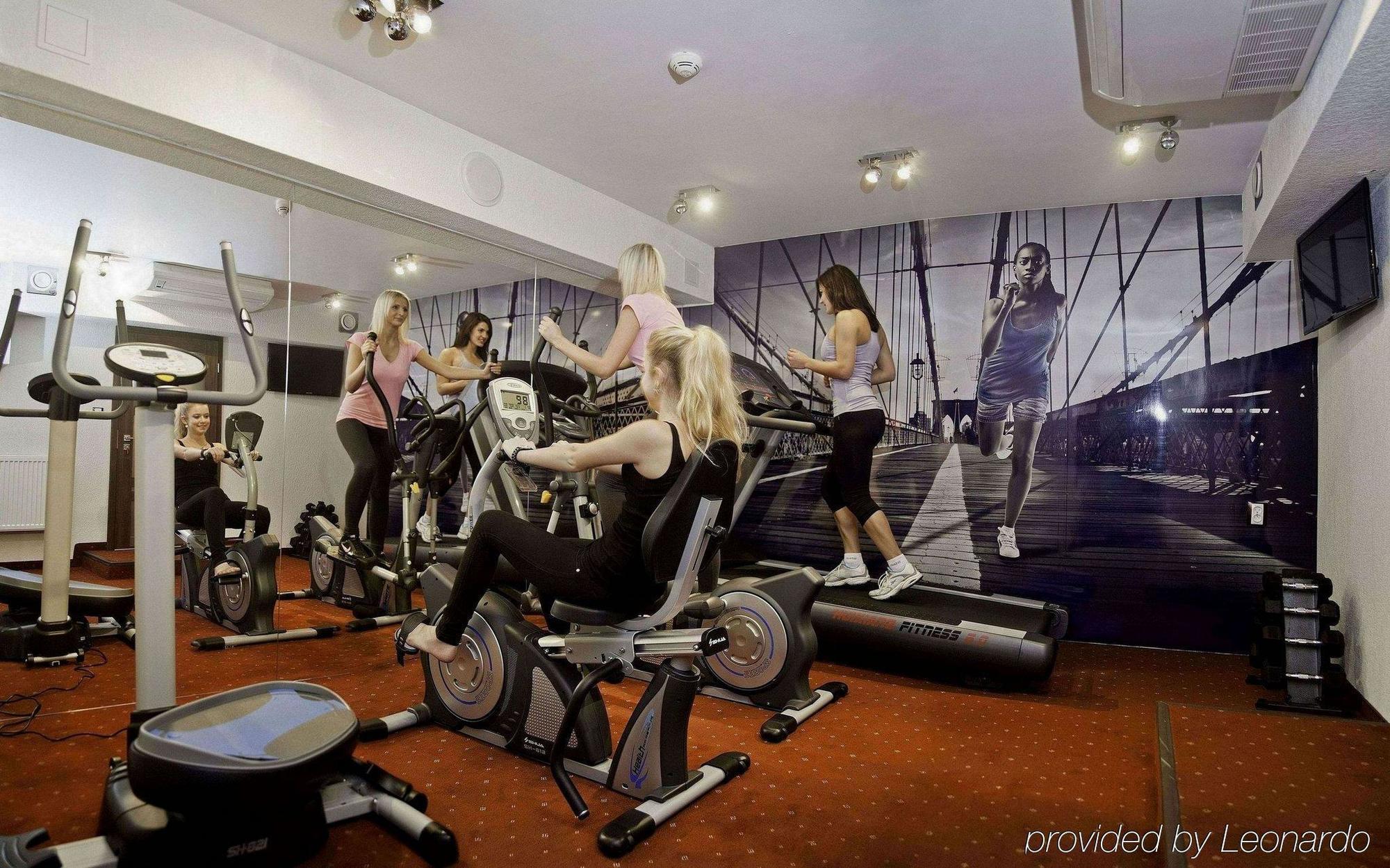 M Hotel سوسنوفييتس المظهر الخارجي الصورة