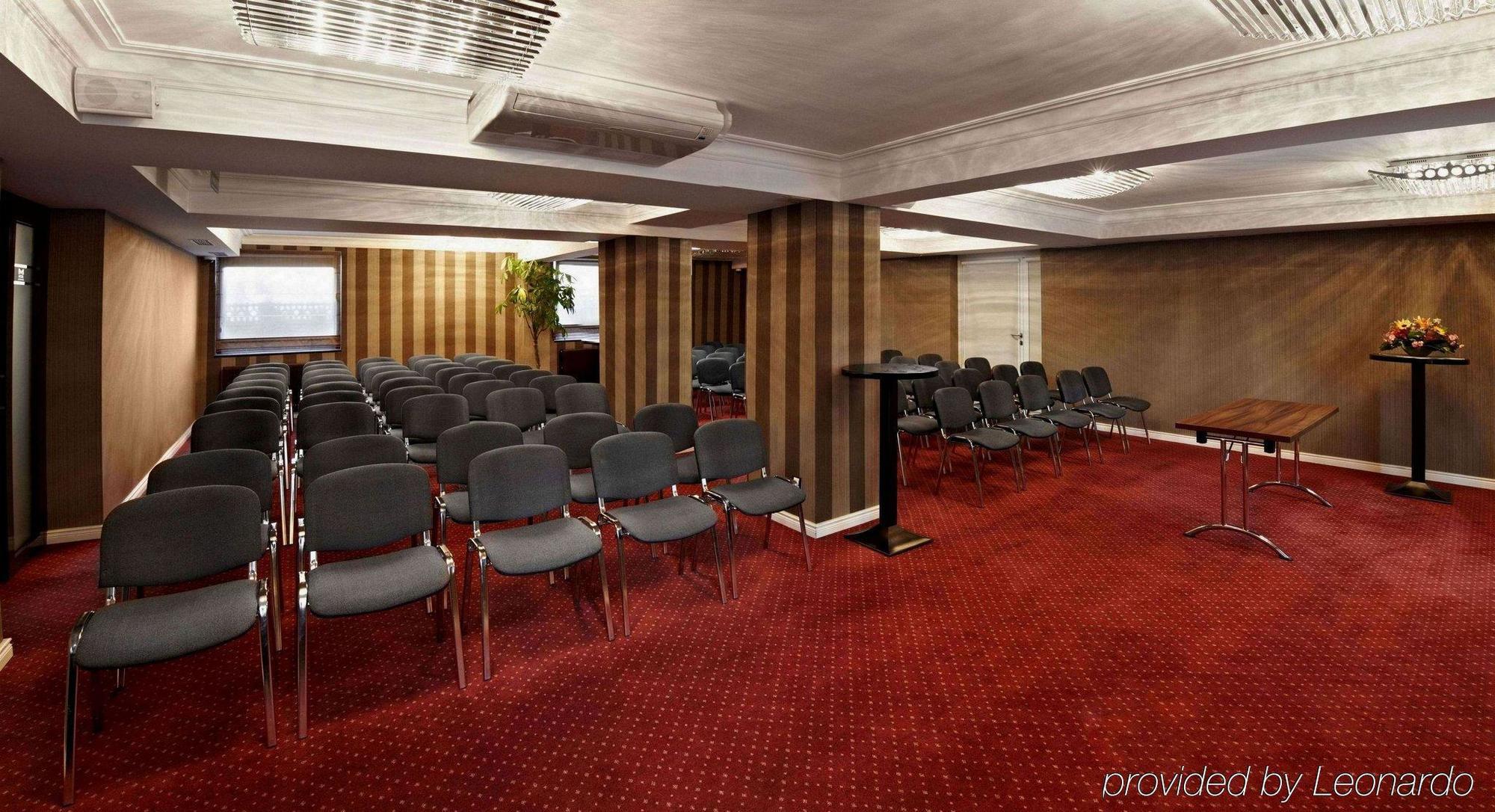 M Hotel سوسنوفييتس المظهر الخارجي الصورة
