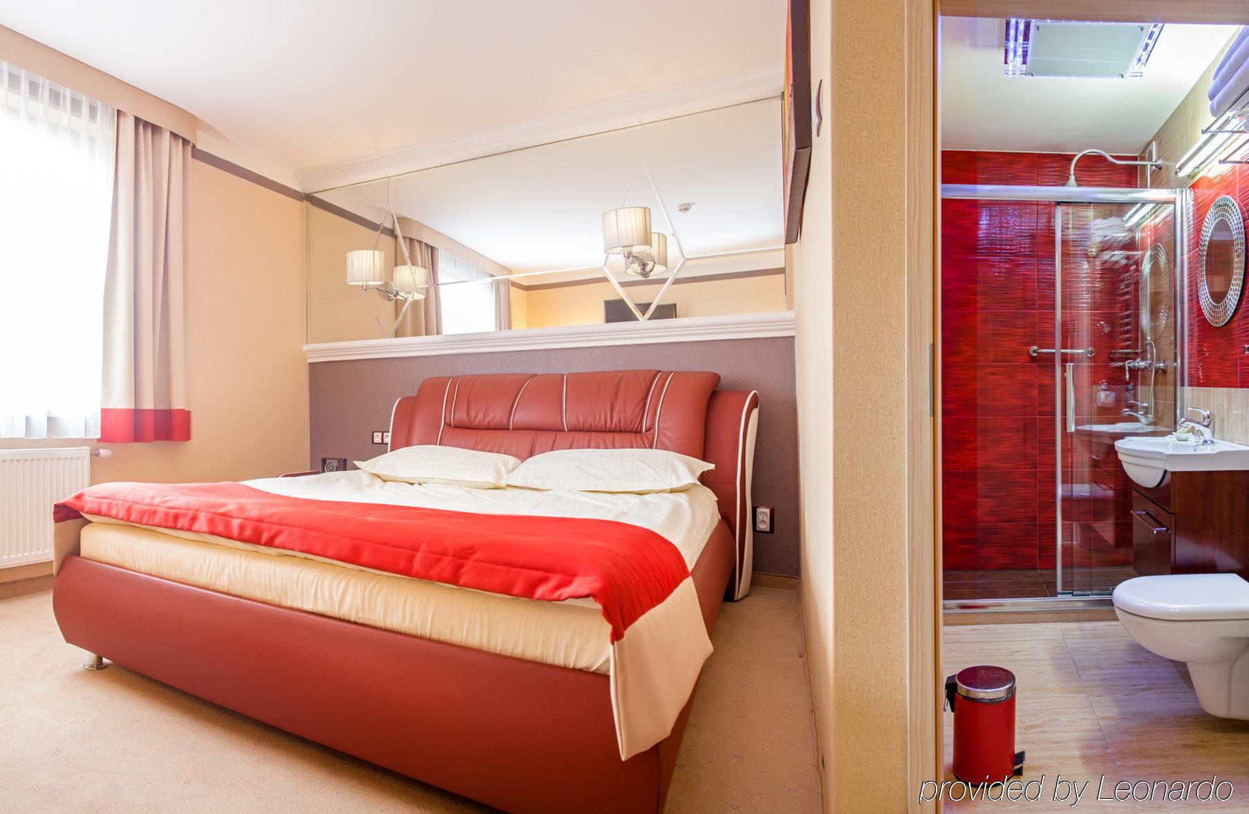 M Hotel سوسنوفييتس المظهر الخارجي الصورة