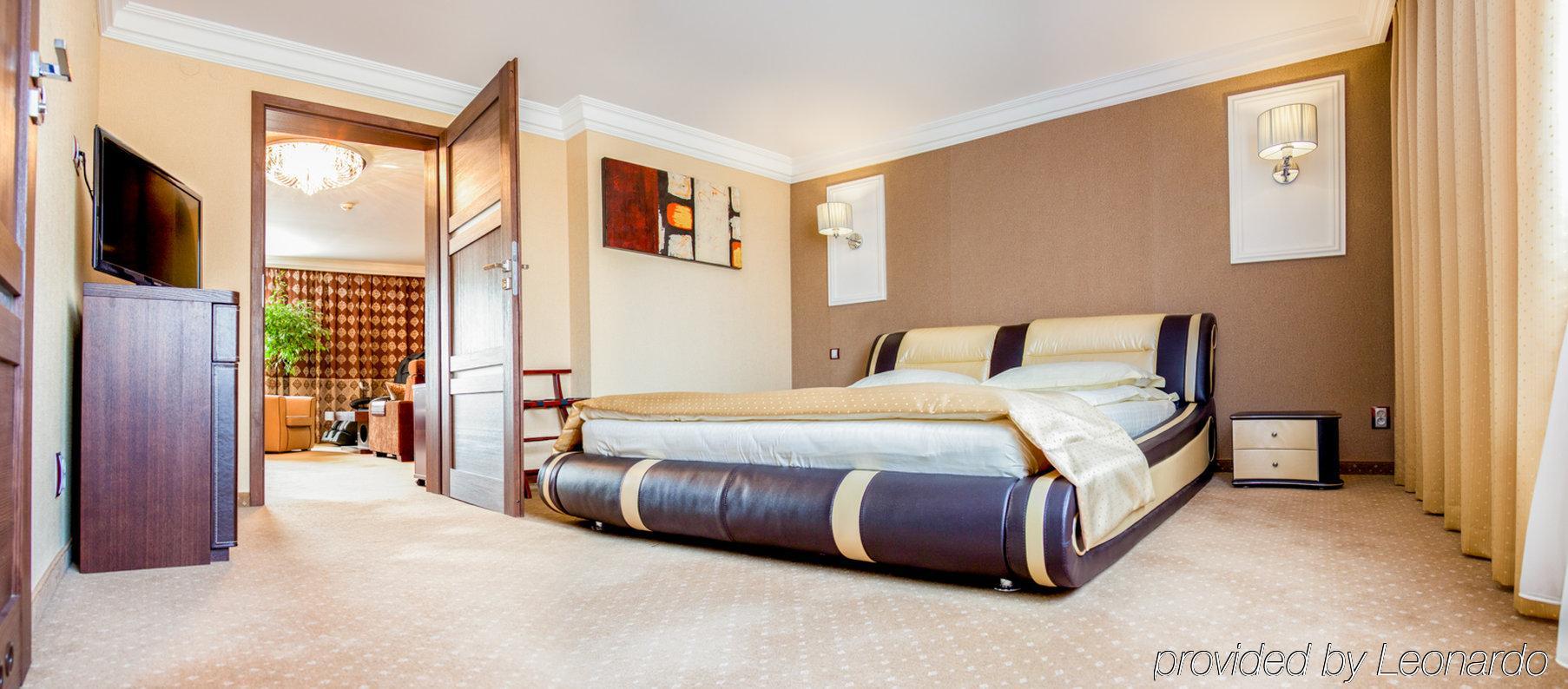 M Hotel سوسنوفييتس المظهر الخارجي الصورة