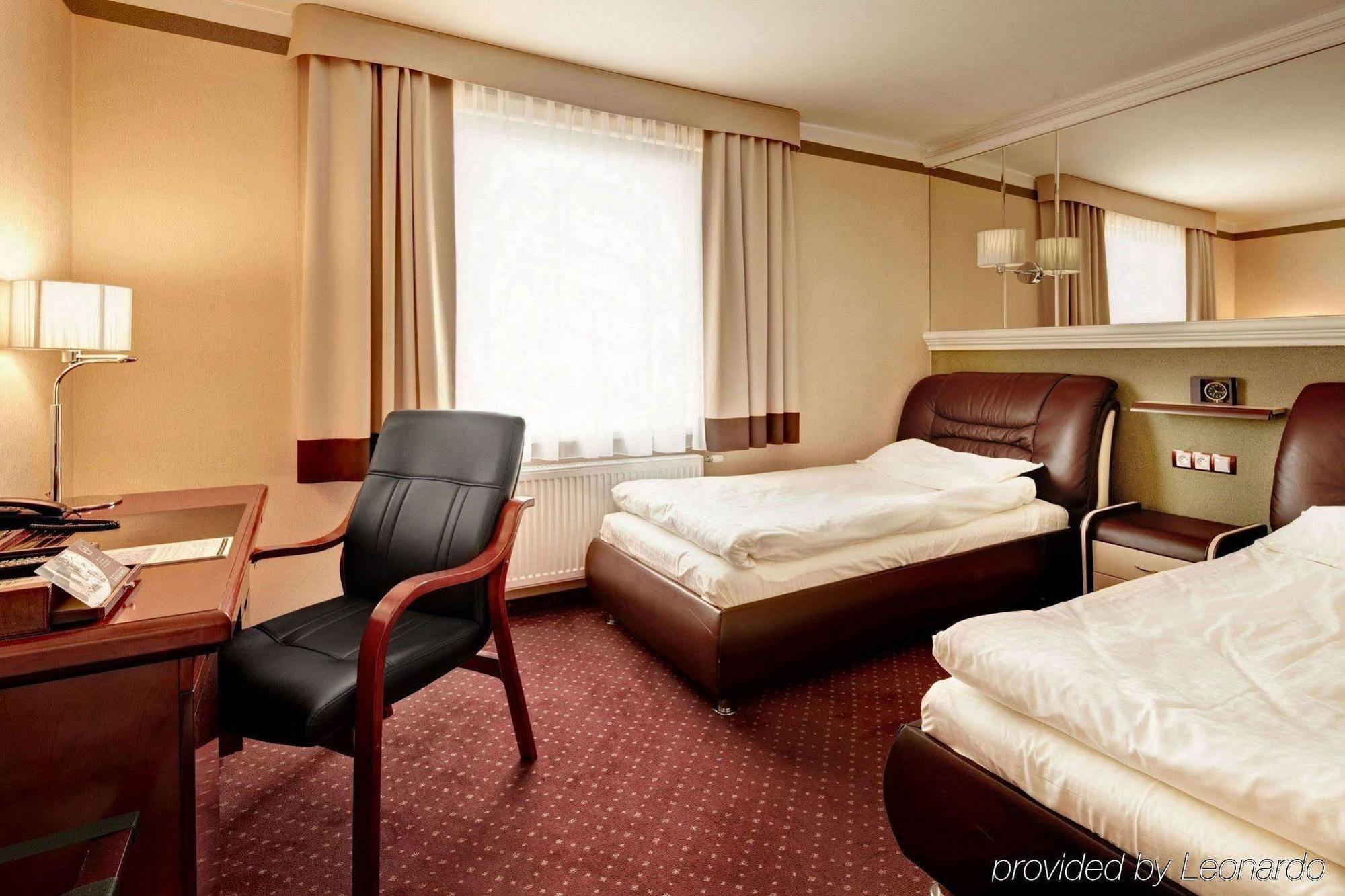 M Hotel سوسنوفييتس المظهر الخارجي الصورة
