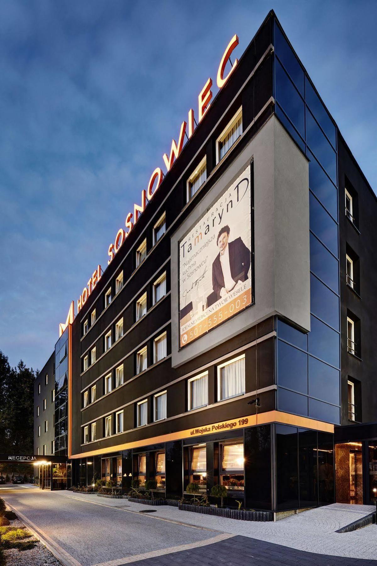 M Hotel سوسنوفييتس المظهر الخارجي الصورة