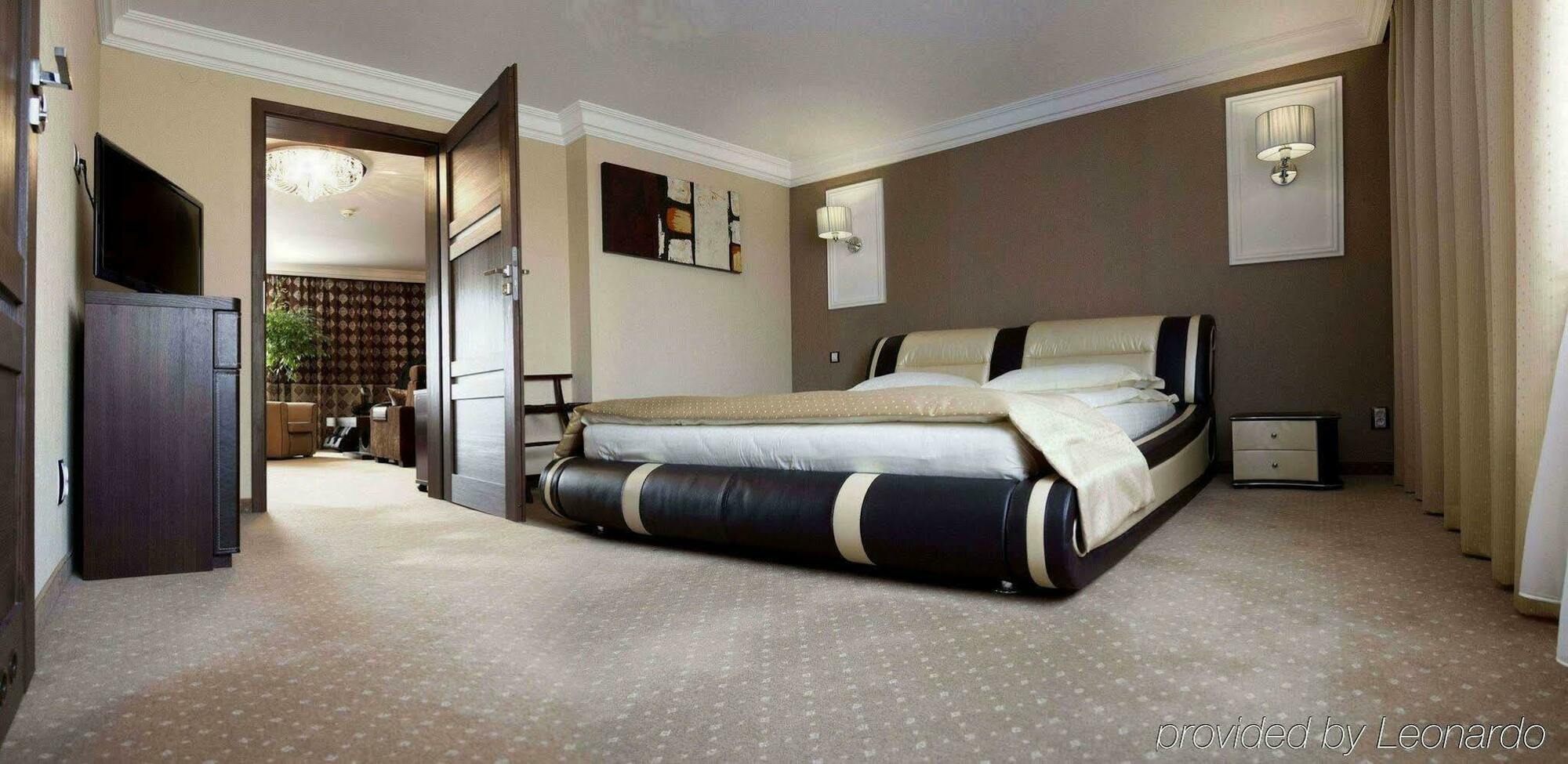 M Hotel سوسنوفييتس المظهر الخارجي الصورة